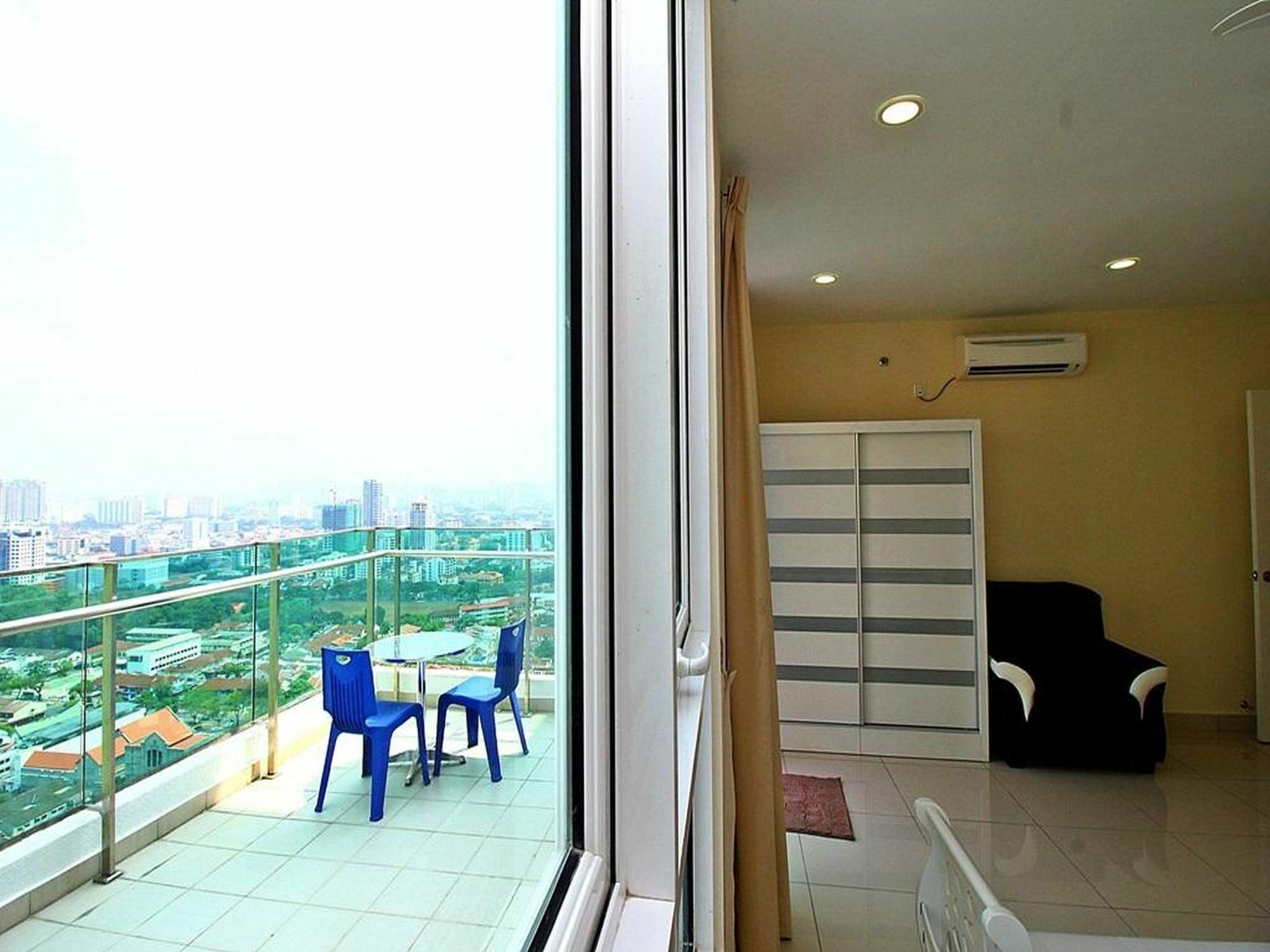 Mansion One Service Apartment George Town Eksteriør bilde