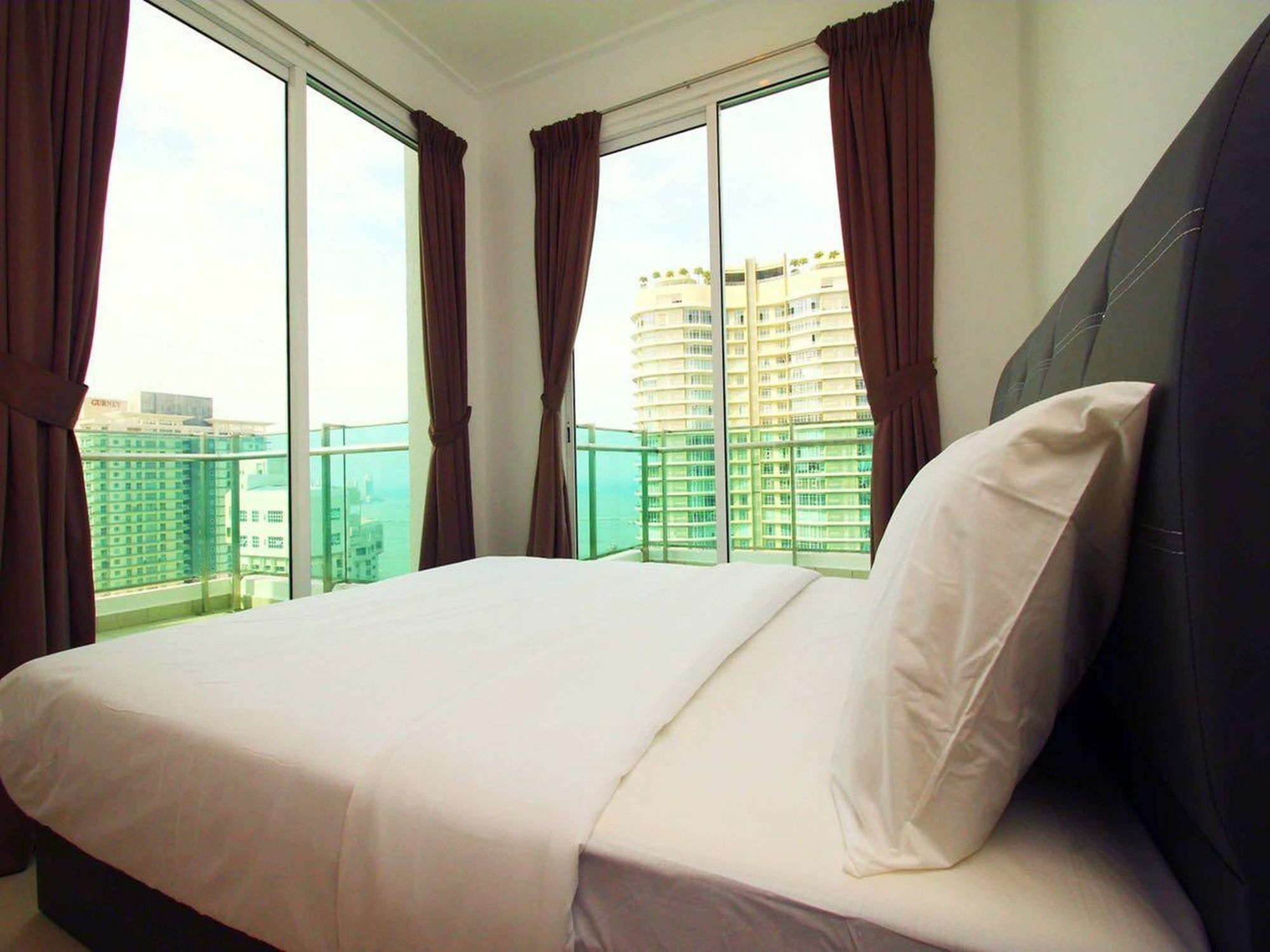 Mansion One Service Apartment George Town Eksteriør bilde